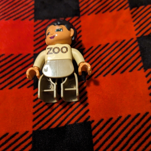 Female ZOO Keeper Duplo Figure Lego Village - Picture 3 of 5